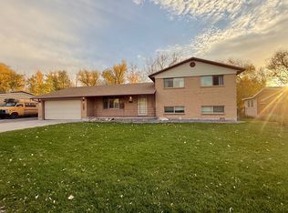 1230 E Marvian Dr, Millcreek, UT 84124