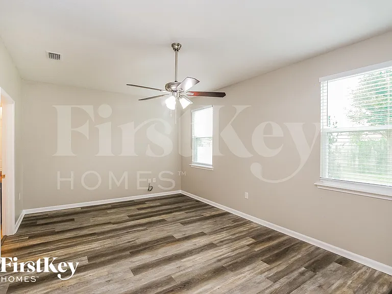 3310 Hidden Meadows Ct — Photo 10