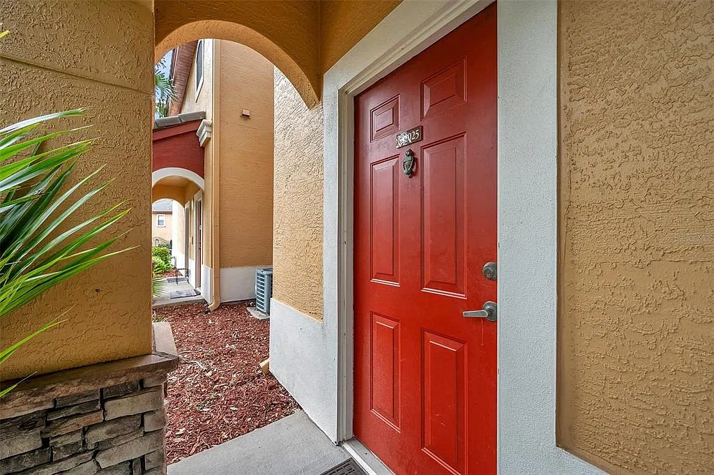 2 bed, 2.0 bath, 1200 sqft, $2,200 — Photo 1
