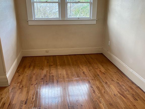 4th image of 4-615 E 32nd St #4