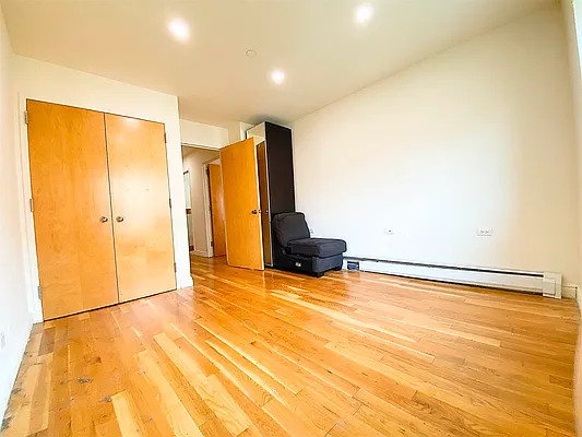 Rented by Bond New York | media 22