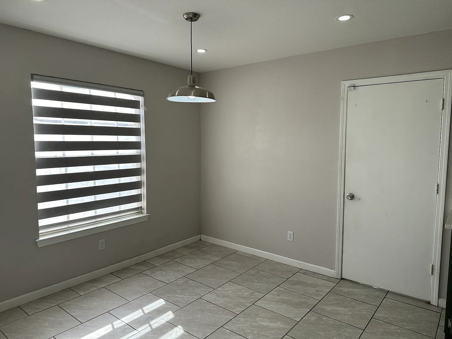 3 bed, 1188 sqft, $1,200 — Photo 3