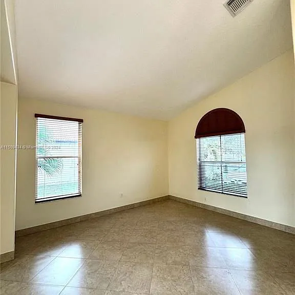 2591 SW 190th Ave — Photo 7