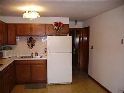 2nd image of 233 Lincoln Park Blvd