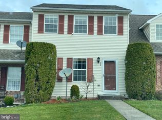 73 Fiddler Dr, New Oxford, PA 17350