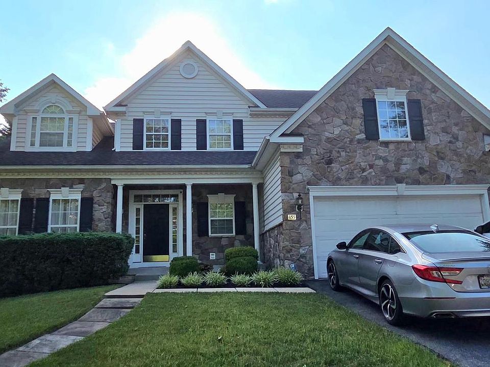 1st image of 855 Queens Park Dr