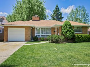 704 S Sumac Ave, Waukegan, IL 60085