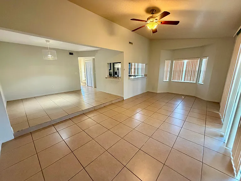 332 Caribbean Dr — Photo 15