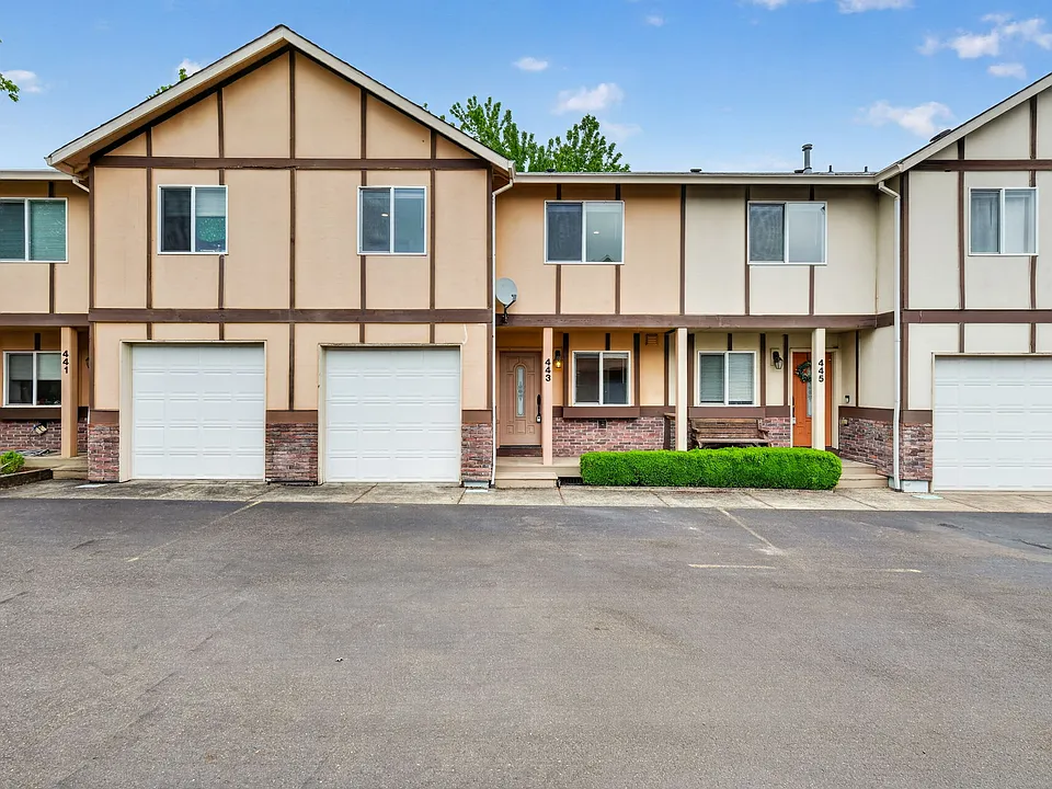 443 Harris Ln