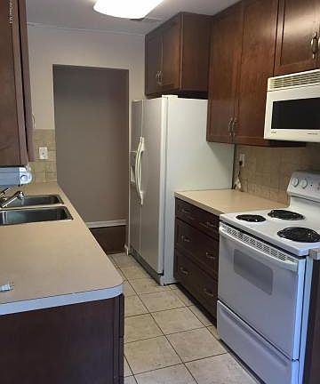 2nd image of 426 N Lake Dr #2002