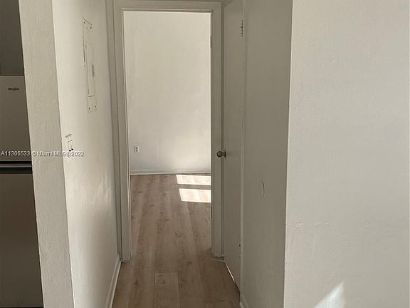 5th image of 1615 Pennsylvania Ave APT 28