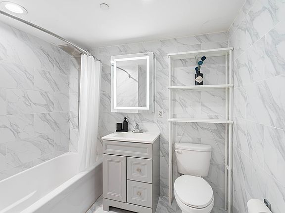 3rd image of 15 Lawton St APT 29