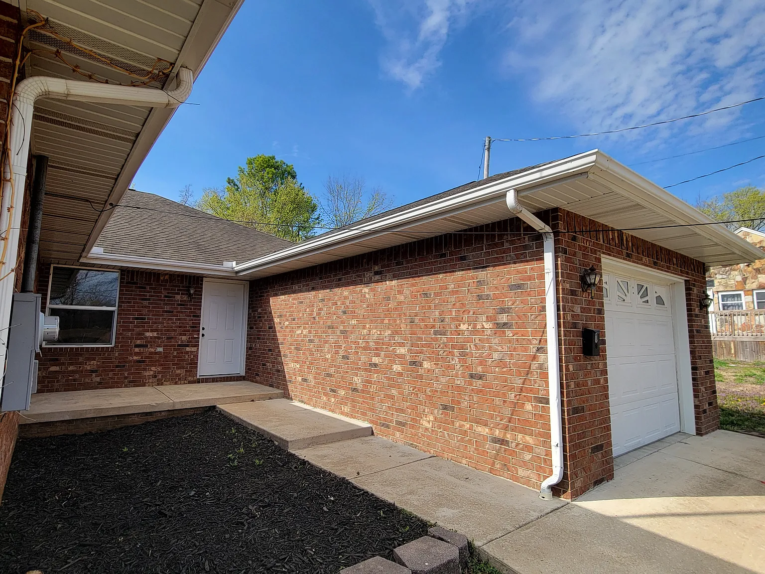 2 bed, 1027 sqft, $1,100 — Photo 3