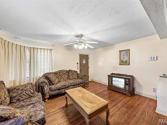 6th image of 2912 Maywood Ave