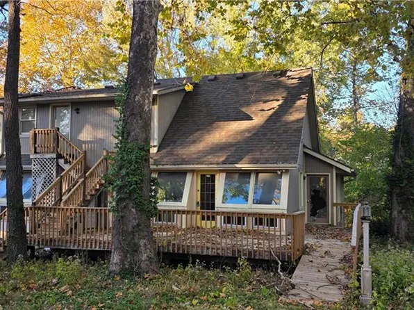 1215 S Leoti St, Independence, MO 64052