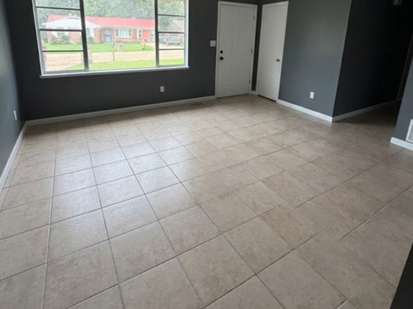 838 Sherwood Dr