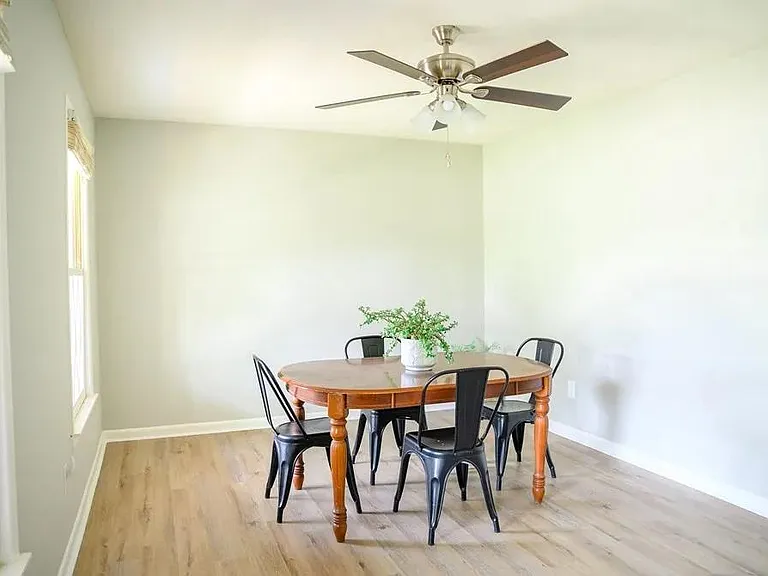 413 Christopher Dr — Photo 11