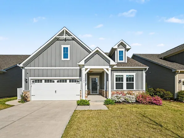 105 Blue Hydrangea Ln, Holly Springs, NC 27540