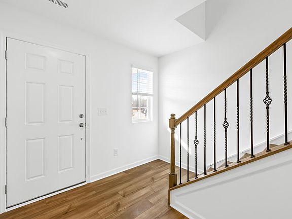 4th image of 544 Sand Dunes Dr