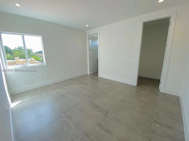 3653 SW 25th St — Photo 6