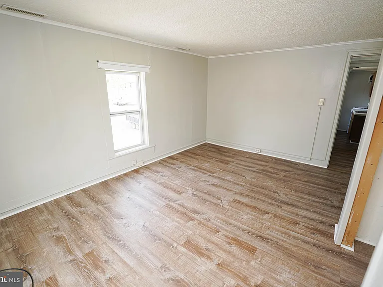 202 E Grove St #A — Photo 20