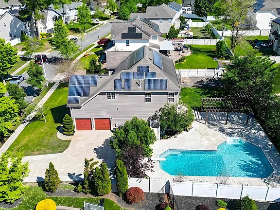 3rd image of 106 Daphne Rd