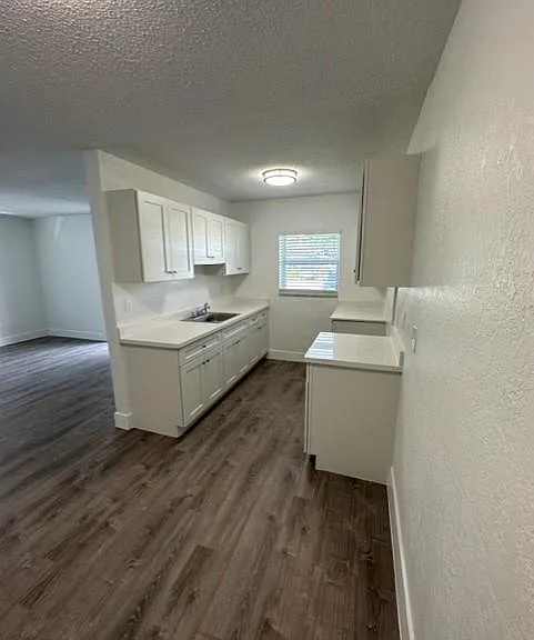 3660 NE 11th Ave #5 — Photo 1