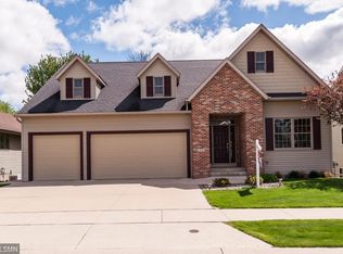 1868 Spruce Meadows Dr SE, Rochester, MN 55904