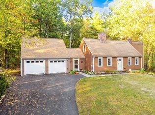 8 Country Rd, Lunenburg, MA 01462