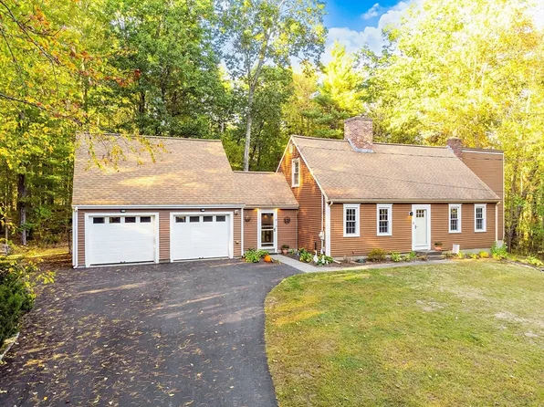 8 Country Rd, Lunenburg, MA 01462