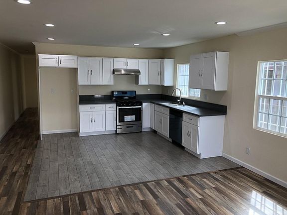4th image of 4408 S Gramercy Pl