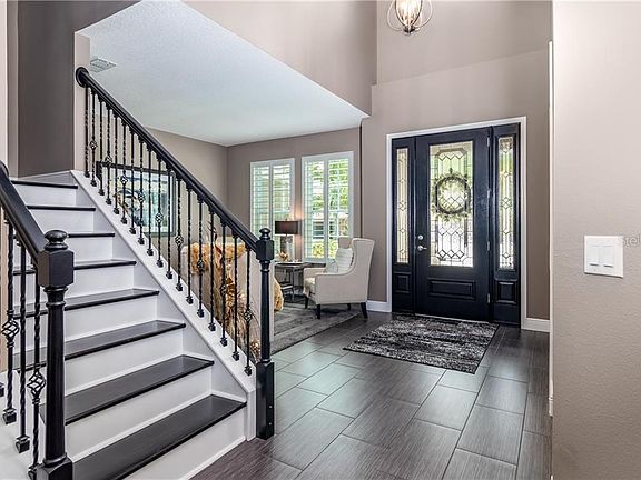 4th image of 1044 Vinsetta Cir