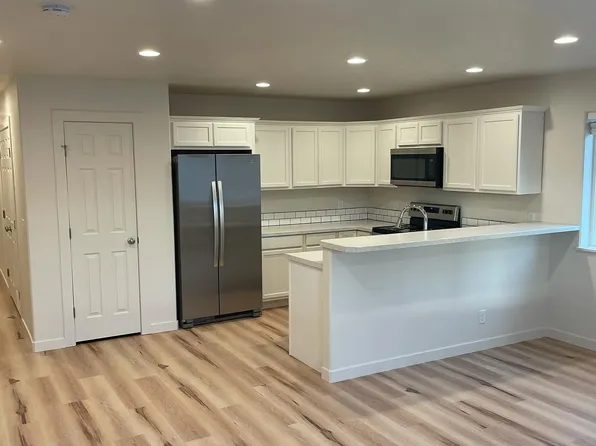 752 Schodde Ave, Burley, ID 83318