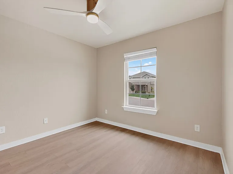 7619 Toledo Bnd — Photo 17