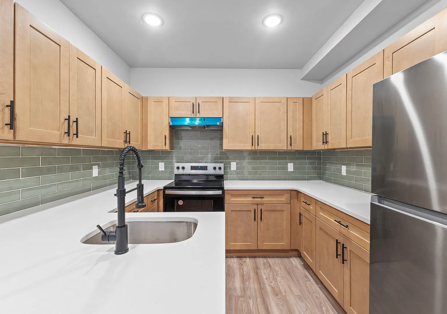 2 bedroom apartments — Photo 2