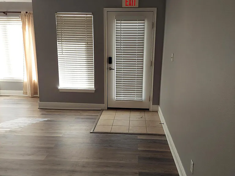 126 S Bumby Ave — Photo 6
