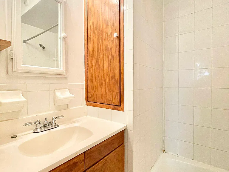 25 King St #1RW — Photo 11