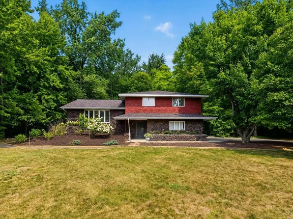 3783 E Kens Ln, Midland, MI 48642