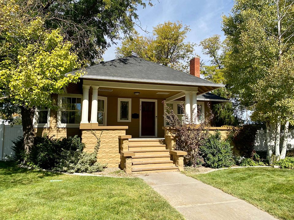 214 W 12th St, Goodland, KS 67735 MLS 11159645 Zillow