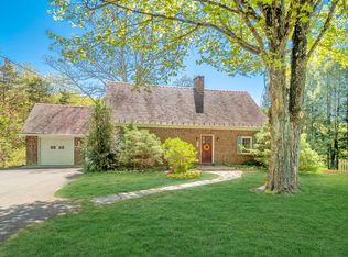 672 Redding Rd, Redding, CT 06896