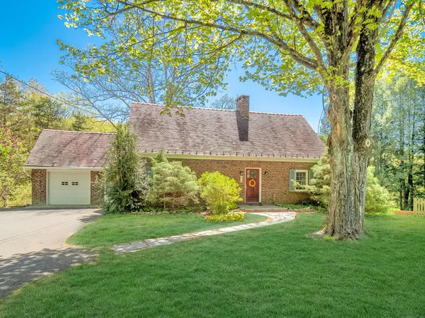 672 Redding Road, Redding, CT 06896
