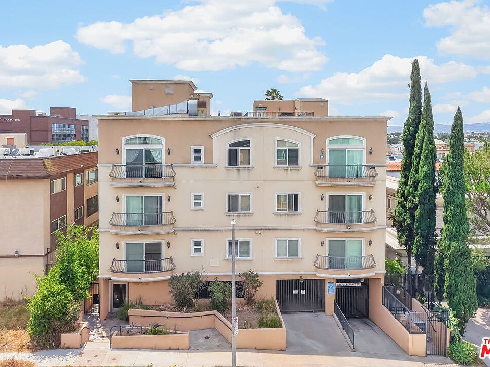 1st image of 971 S Saint Andrews Pl APT 301