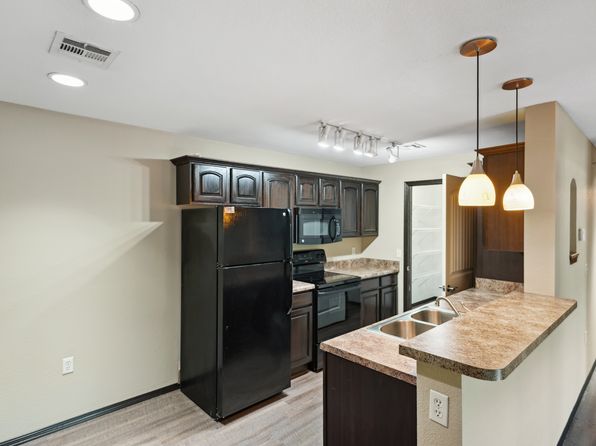 1715 Redwood Dr #82