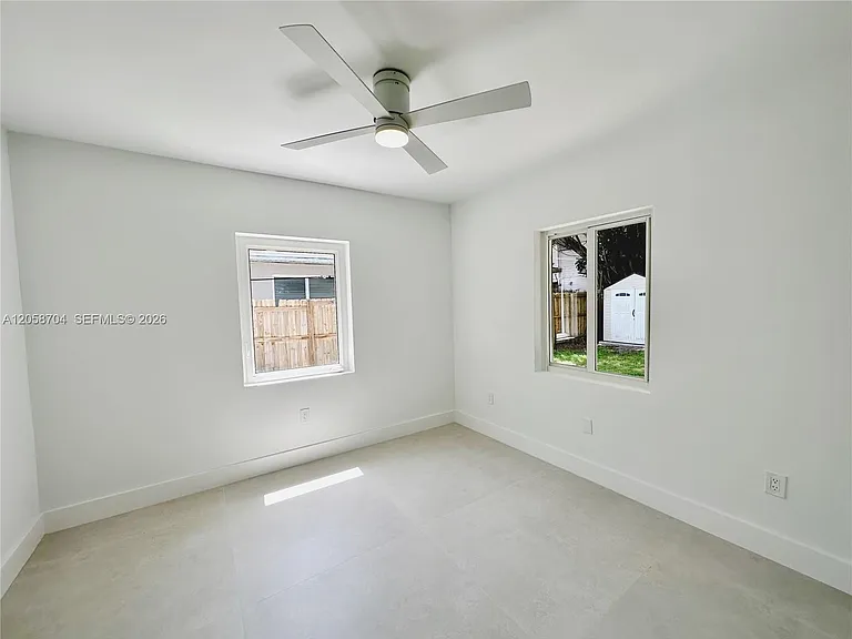 12125 NE 7th Ave #1 — Photo 20