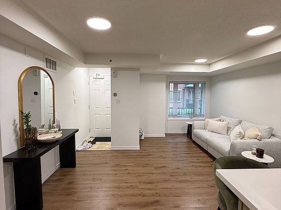 4th image of 312 John St Unit 359