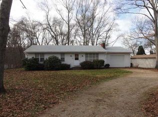 3 S County Trl, Exeter, RI 02822