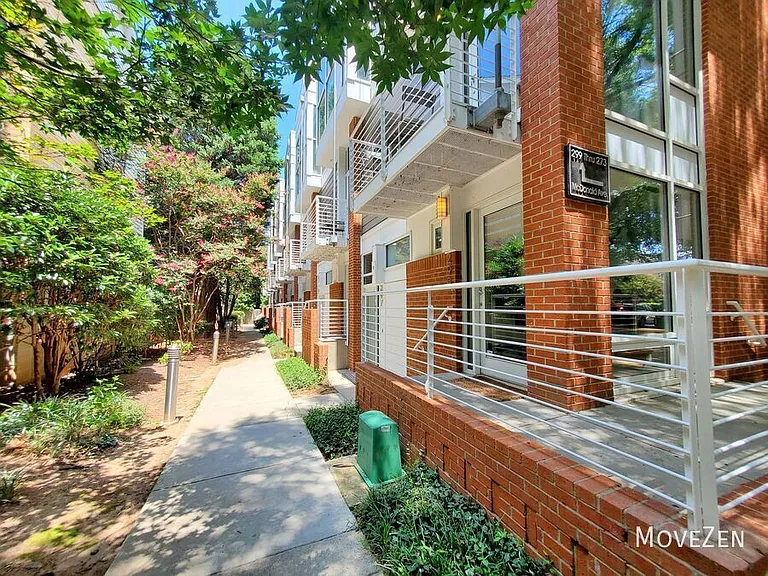 295 McDonald Ave — Photo 7