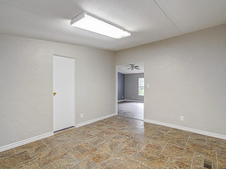 16307 Antelope Ln — Photo 22