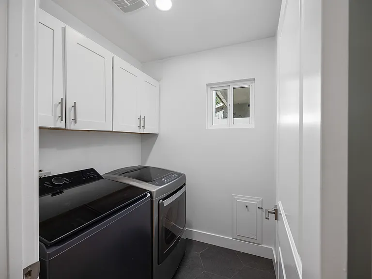 3247 E Roma Ave — Photo 10