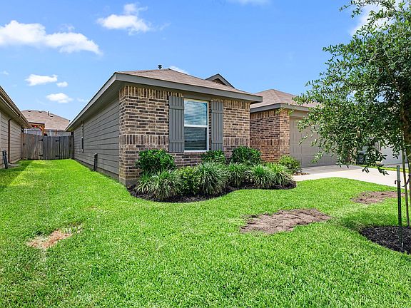 3rd image of 24714 Mountain Tree Dr